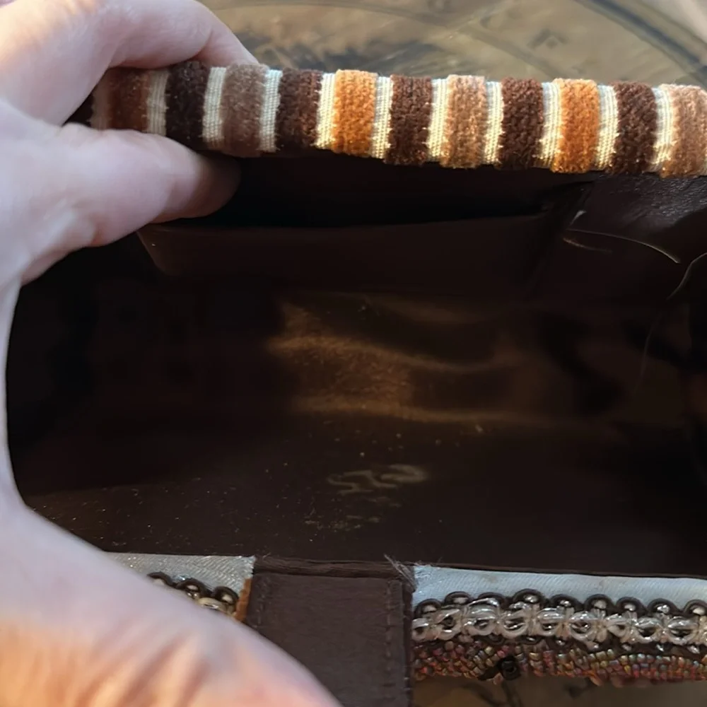 Adorable, hand beaded clutch (vintage) - Picture 2 of 4